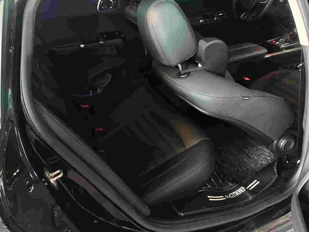 Photo 5 - Citroën C6