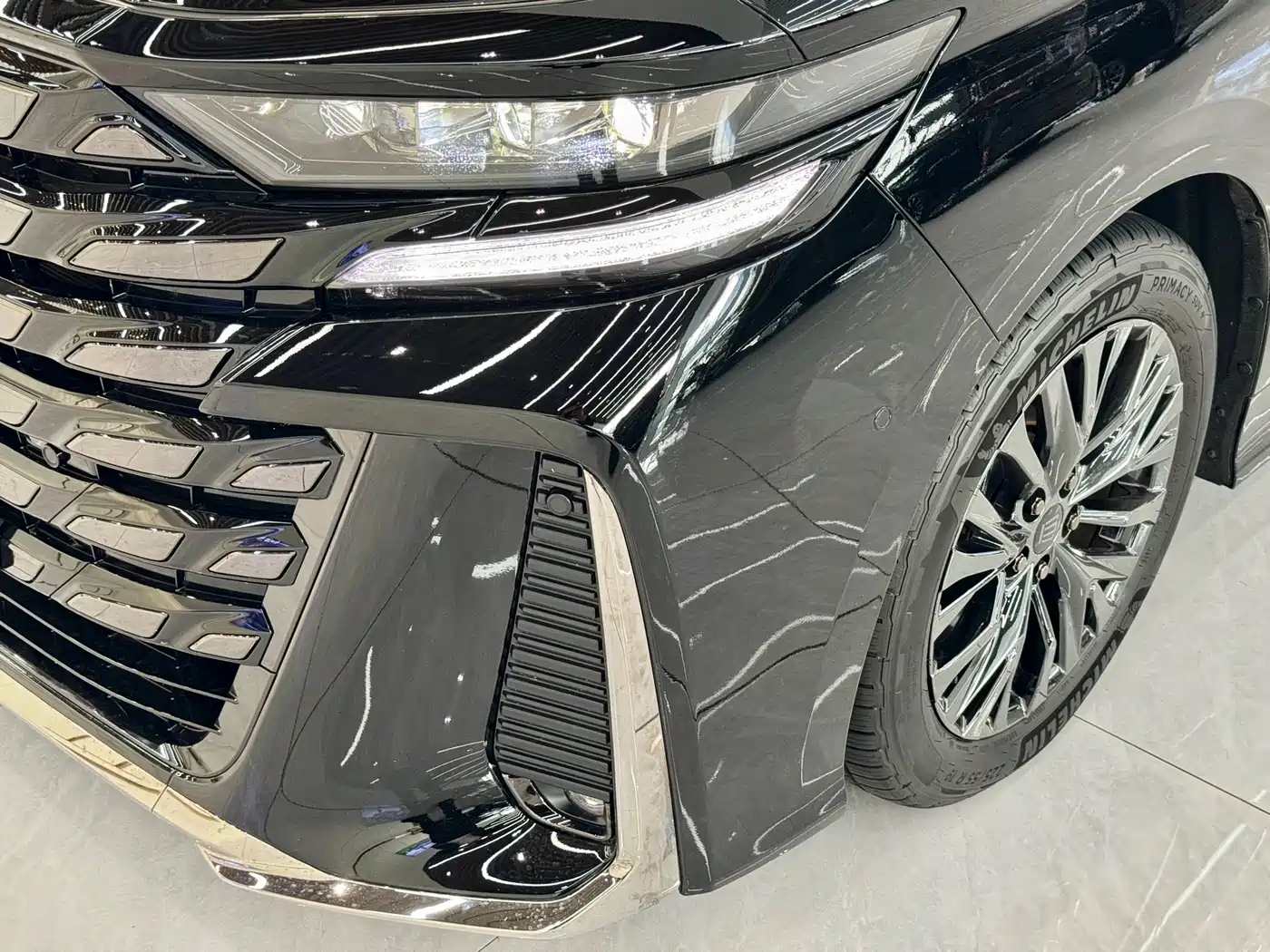 Toyota Vellfire 2026 2025 Crown Hybrid 2.5L Ink Gold Executive Edition