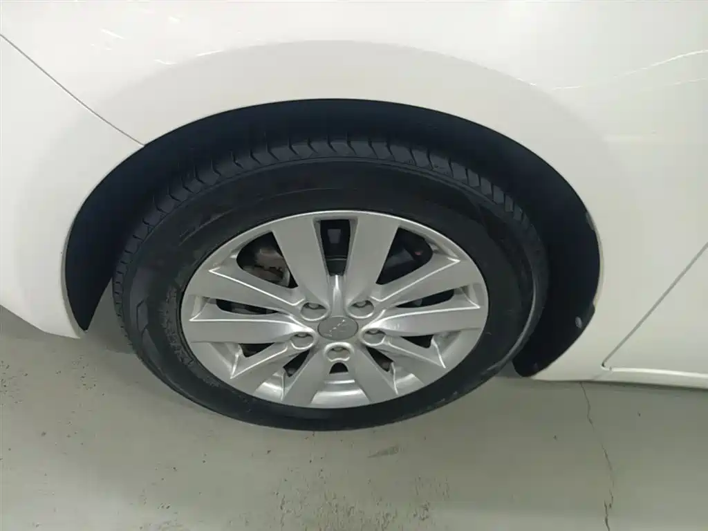 Kia K3 2015 1.6L Automatic DLX фото 23