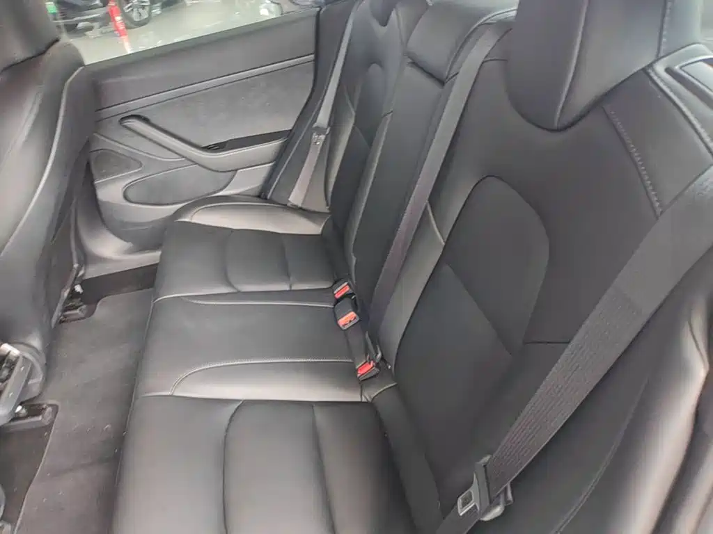 Фото 17 - Tesla Model 3