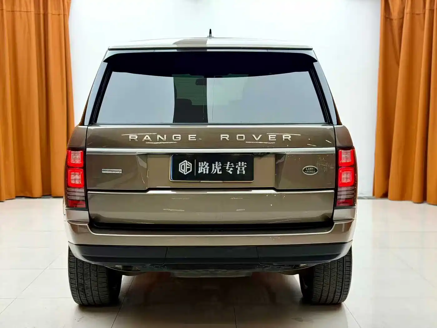 Land Rover Range Rover 2015 3.0 TDV6 Vogue фото 5
