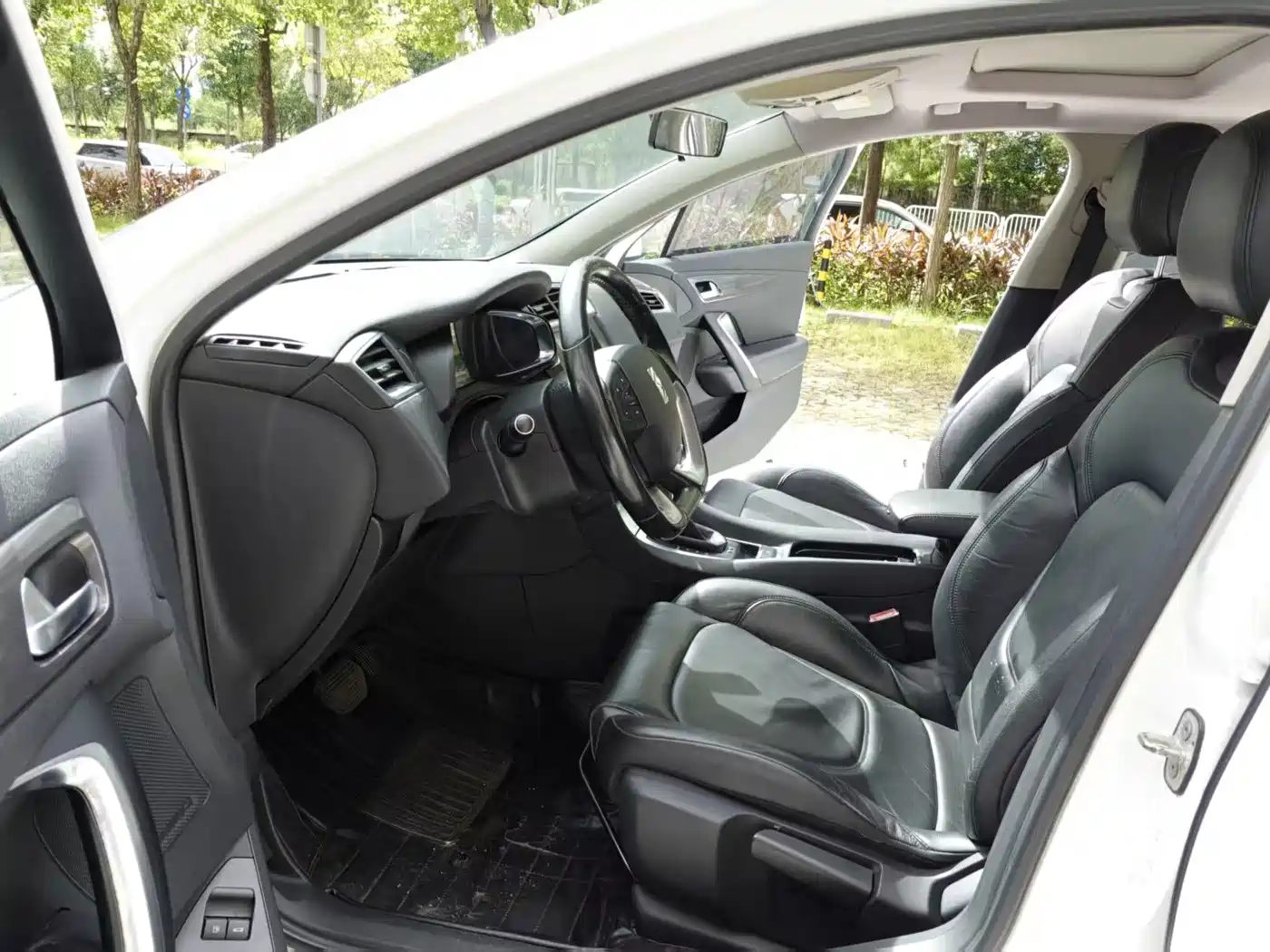 DS 5LS 2015 2014 1.8L Elegance VTi140