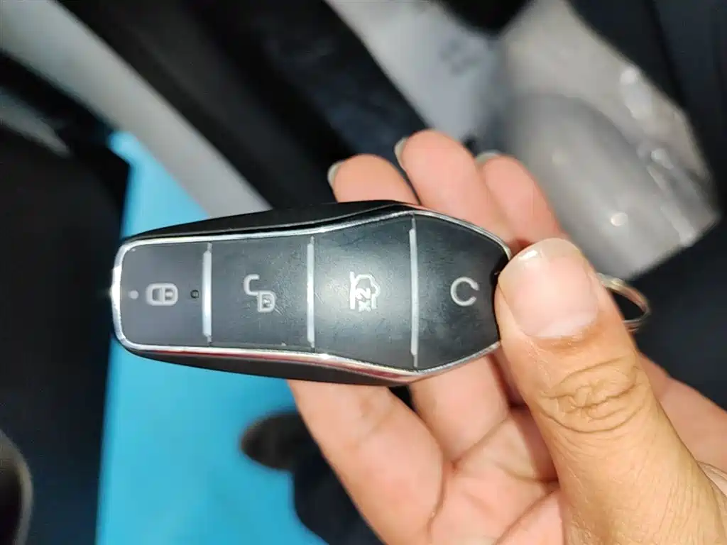 BYD Yuan UP 2025 Smart Drive Edition 401KM Vitality Version фото 9