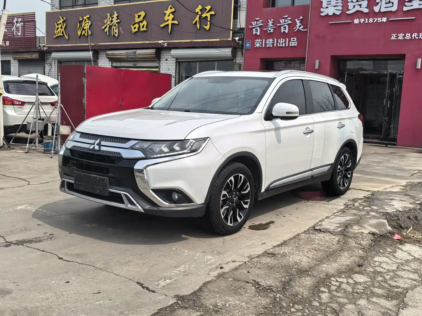 MITSUBISHI OUTLANDER