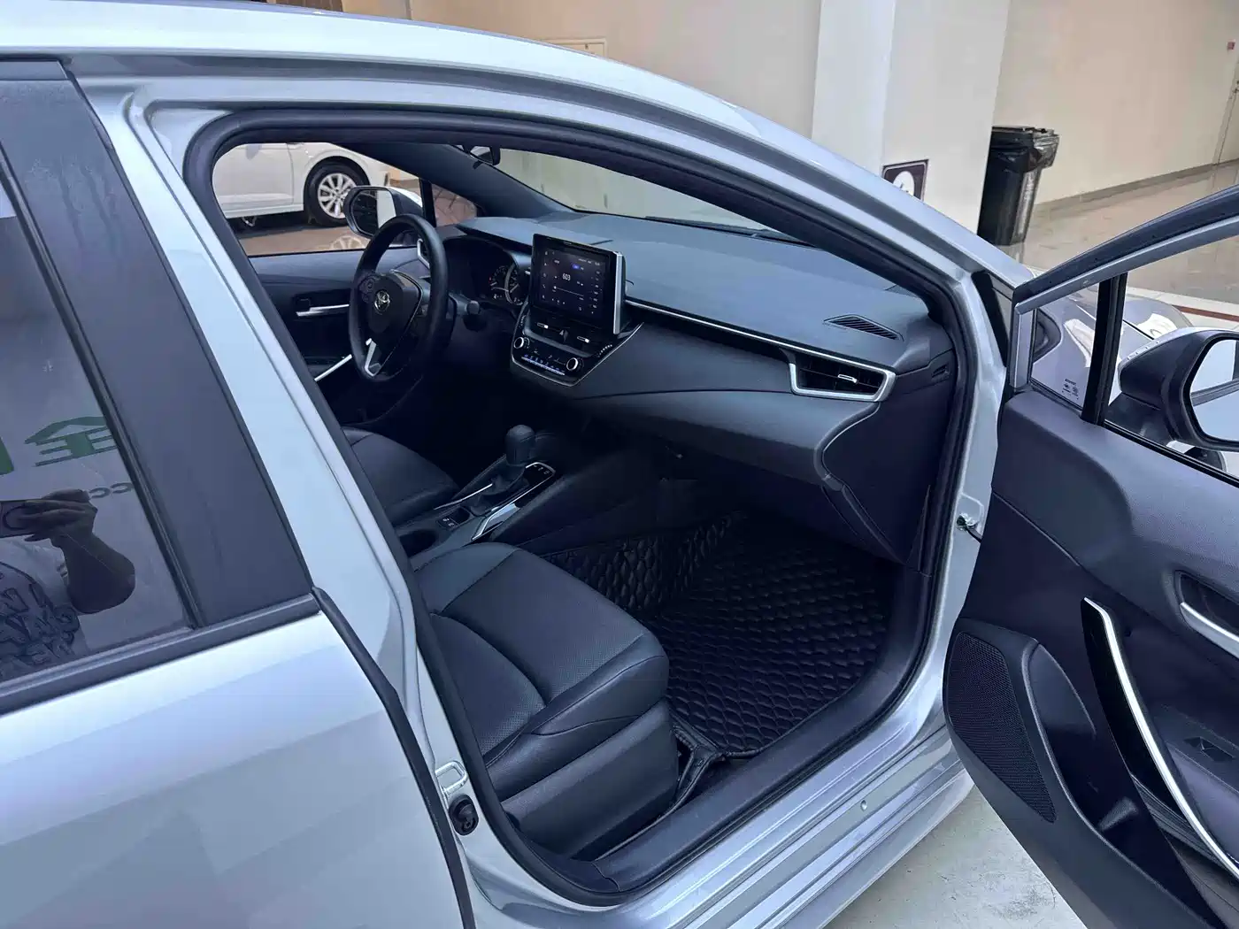 Toyota Levin 2021 185T CVT Luxury Edition фото 9