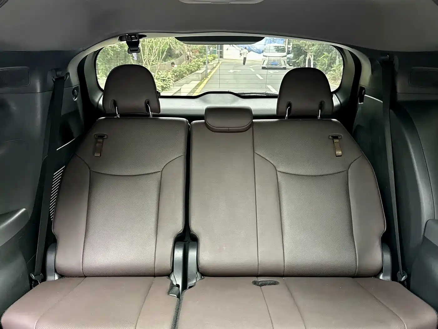 Toyota Granvia 2023 2.5L Hybrid Flagship VIP Edition фото 20