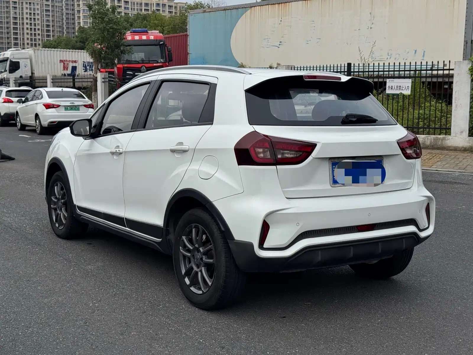 Фото 4 - Geely Vision X3