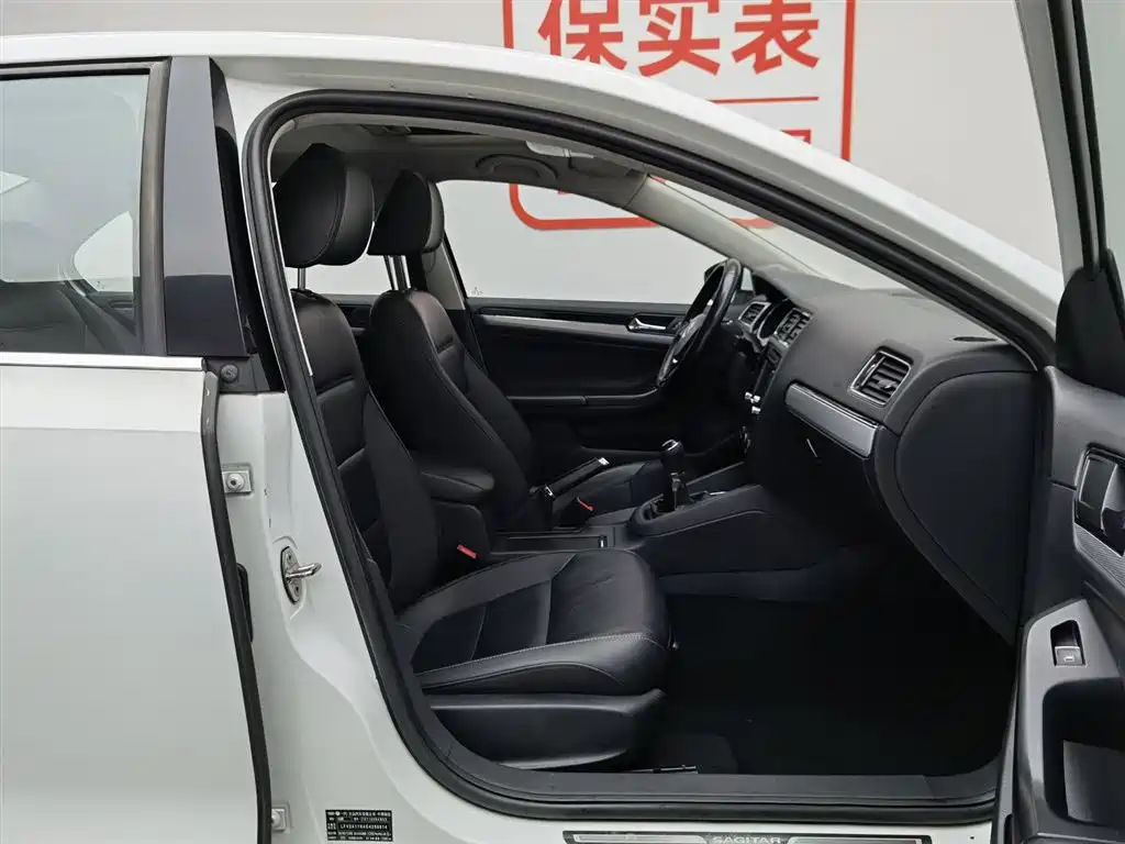 Volkswagen Sagitar 2017 1.6L Manual Comfort фото 23