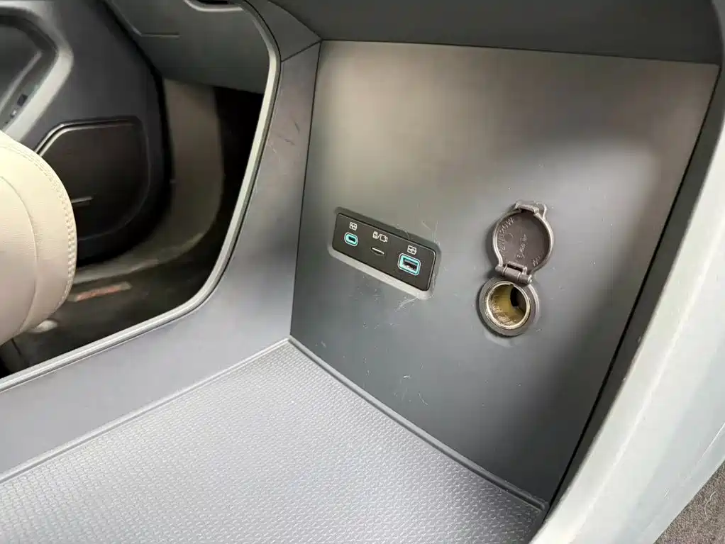 BYD Xia 2025 2026 DM-i 1.5T 218km Premium
