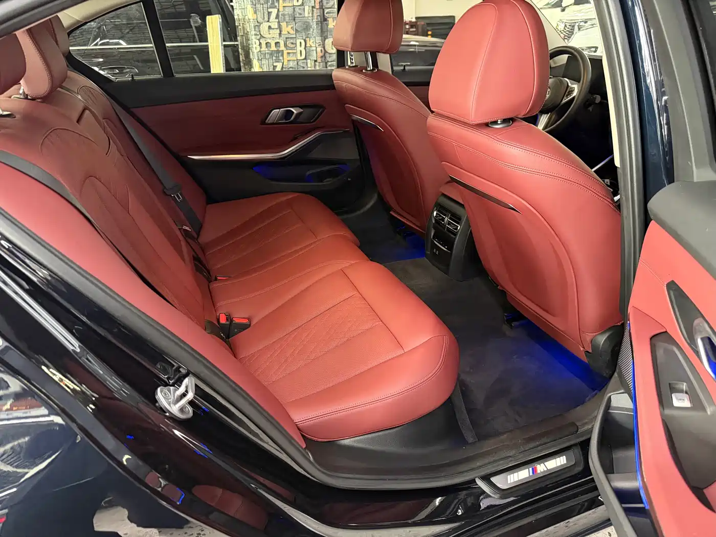 BMW 3 Series 2023 320Li M Sport Package фото 12