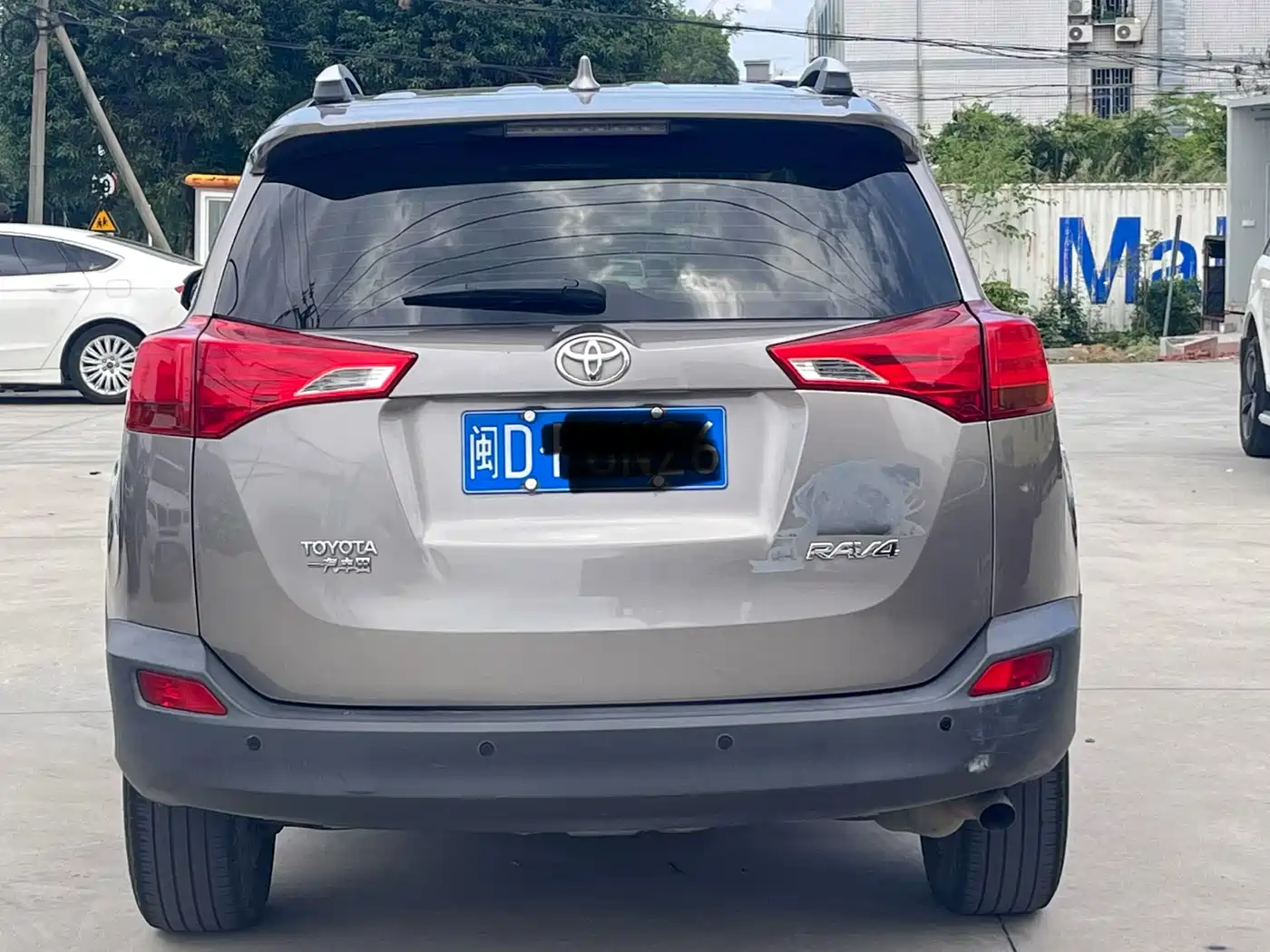 Toyota RAV4 Rongfang 2015 2.0L CVT 2WD Urban Edition фото 5