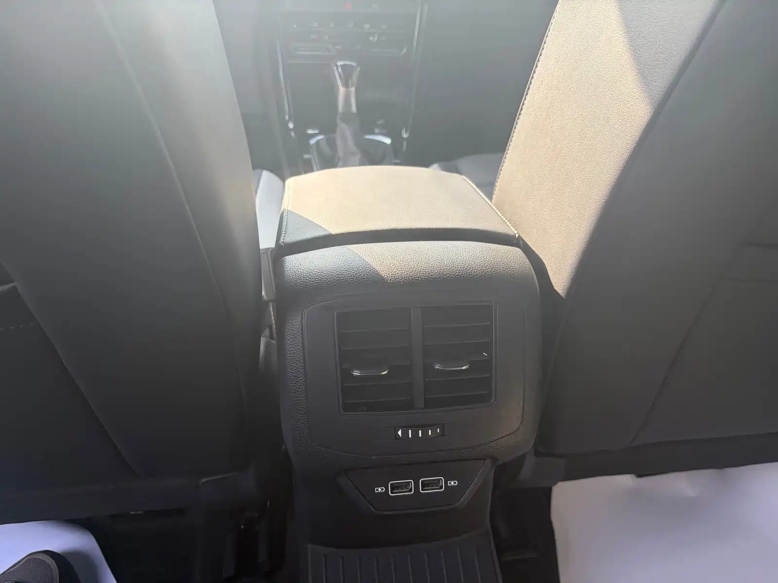 Photo 11 - Volkswagen T-ROC