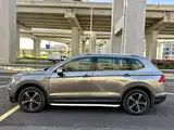 Photo 14 - Volkswagen Tiguan L