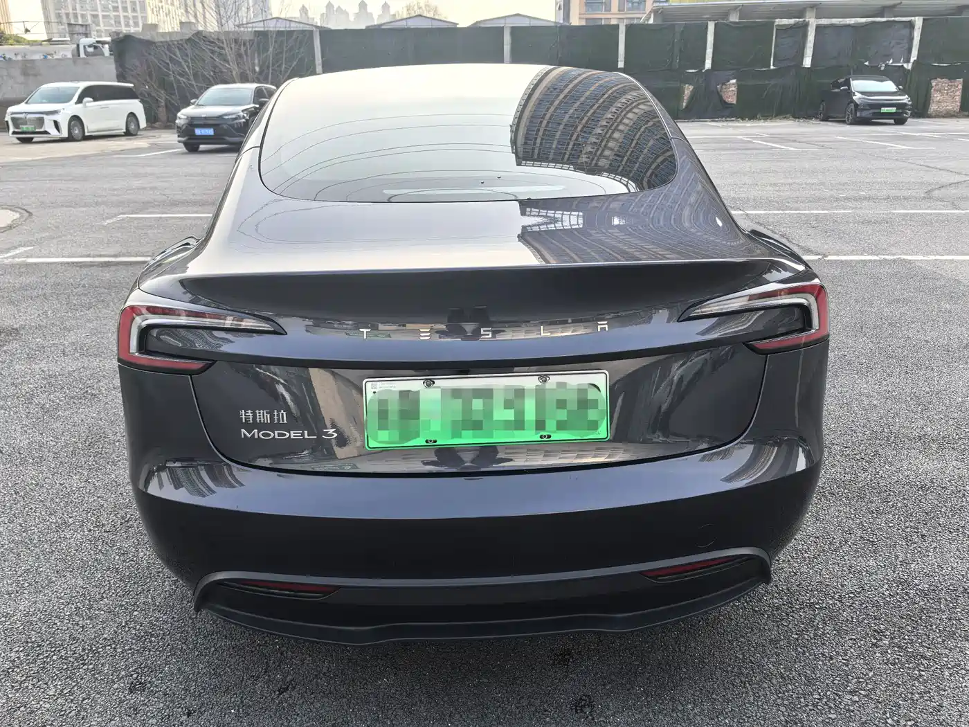 TESLA MODEL 3