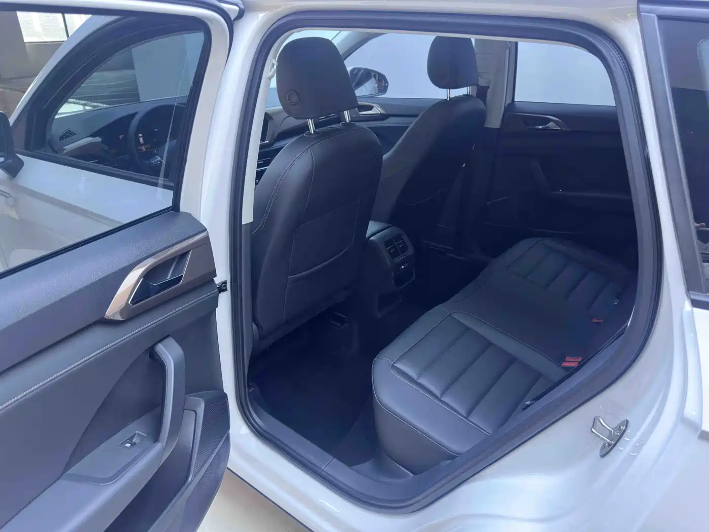 Volkswagen Tharu 2022 280TSI 2WD Comfort фото 12