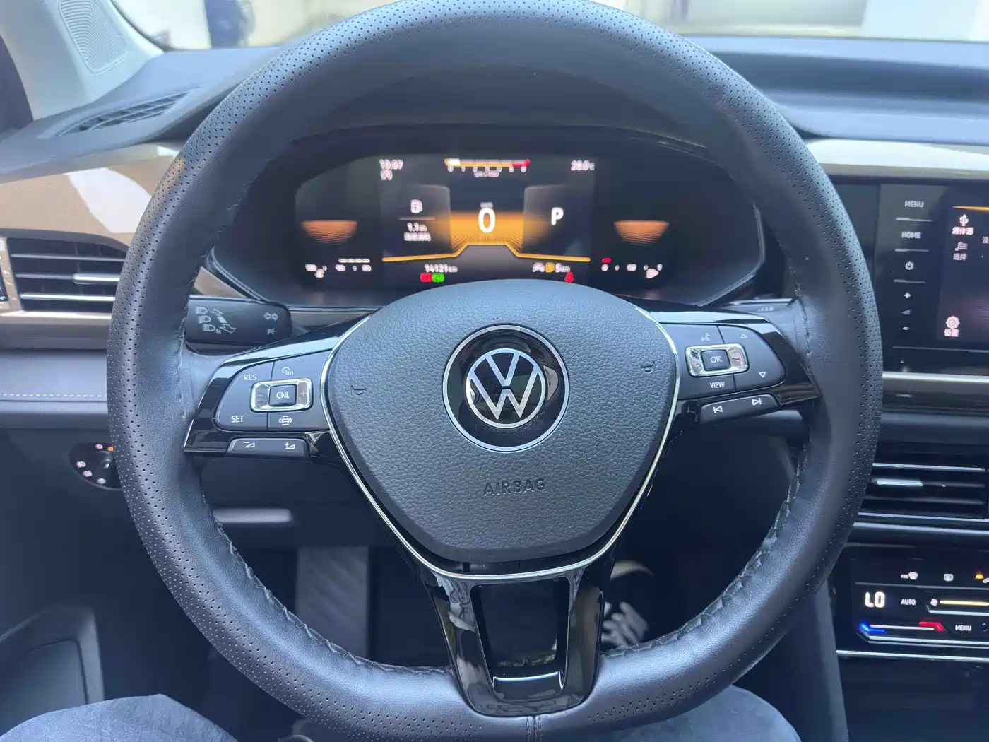 Volkswagen Tharu 2022 280TSI 2WD Comfort фото 14