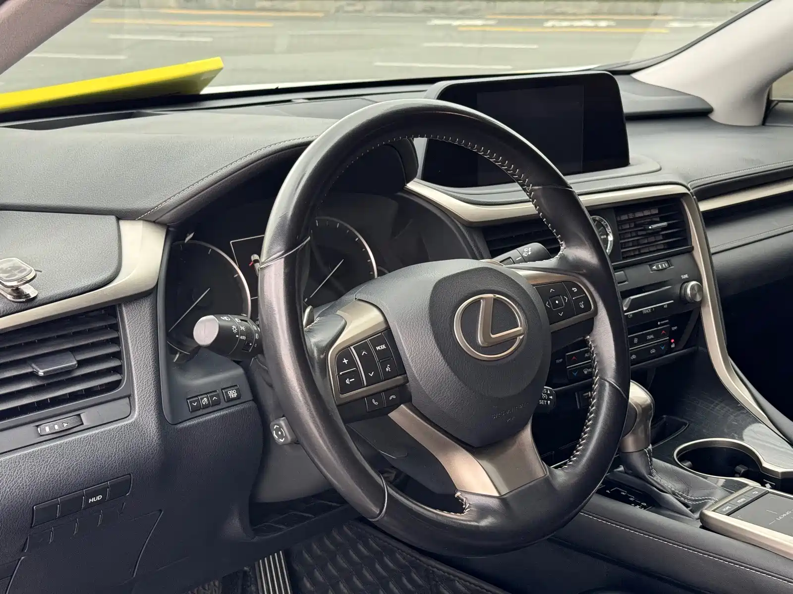 Фото 7 - Lexus RX