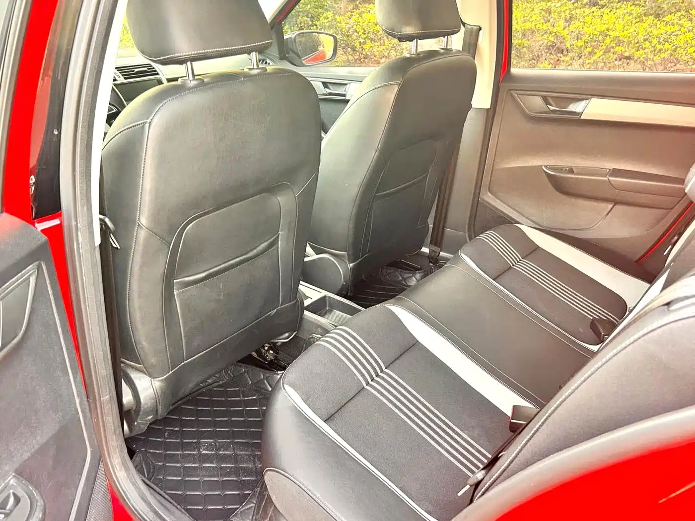 Škoda Fabia 2015 1.6L Automatic Sport фото 9