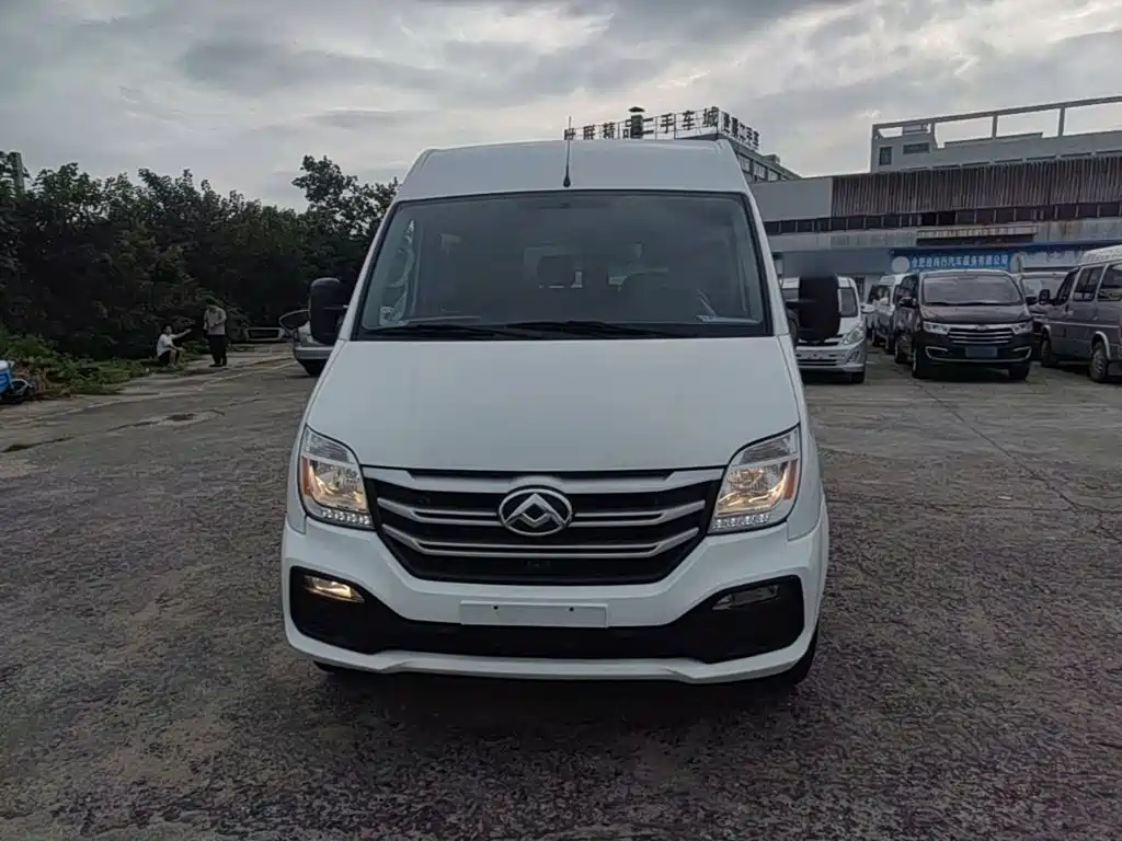Maxus Xintu V80 2024 2024 Model Year Aoyunton Value Edition 6MT Short Wheelbase Medium Roof 127Ps 5/6-Seater