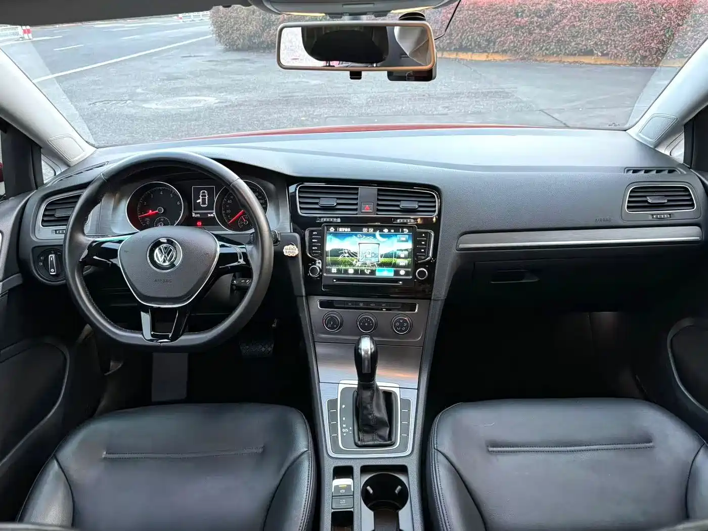 Volkswagen Golf 2016 1.6L Automatic Comfort фото 5