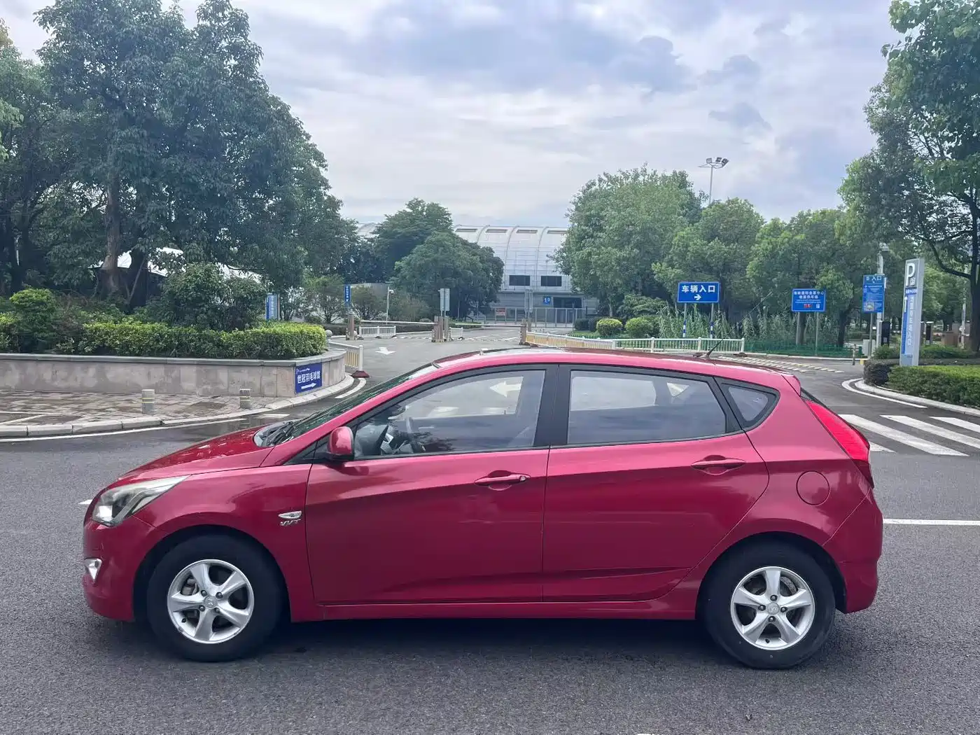 Hyundai Reina 2014 2014 Model 1.4L Automatic GLX