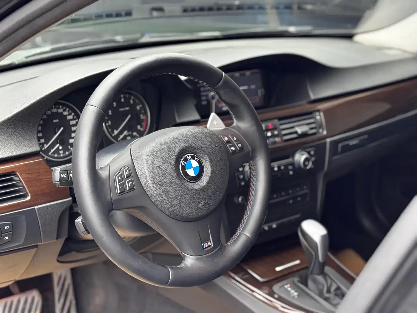 BMW 3 Series (Import) 2009 335i фото 18
