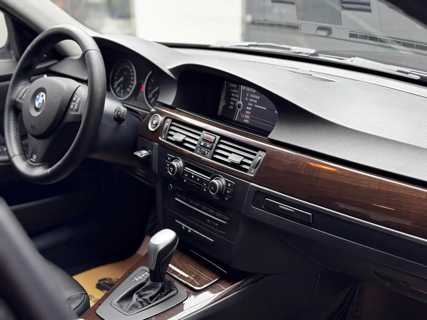 BMW 3 Series (Import) 2009 335i фото 15