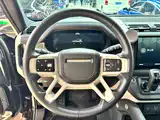 Photo 8 - Land Rover Defender