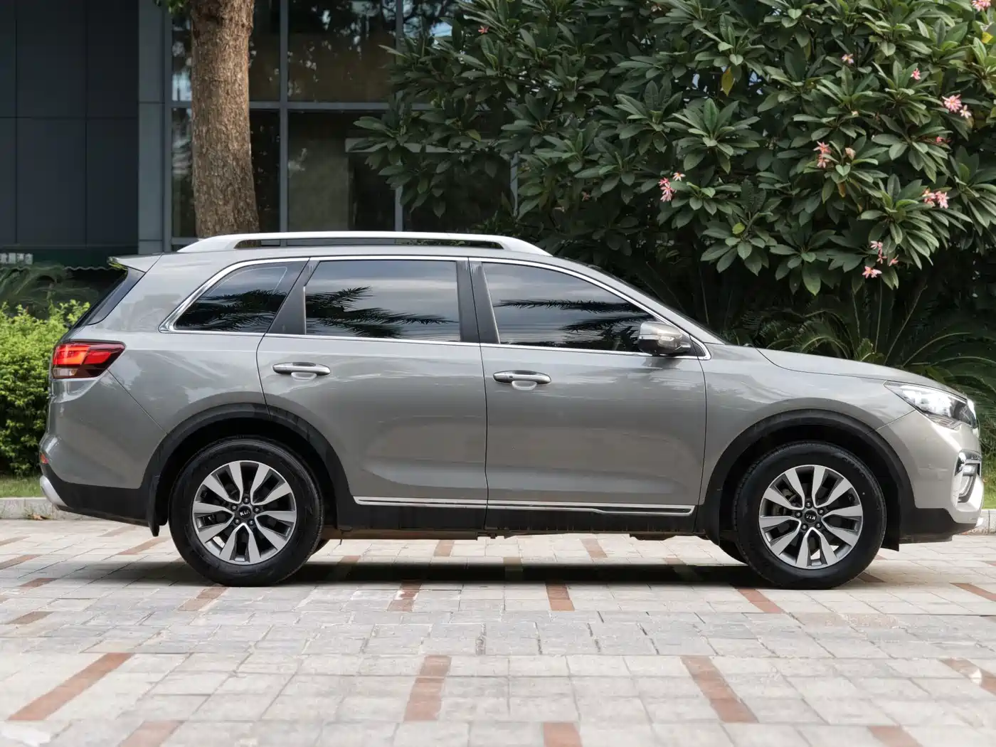 Kia KX7 2018 2017 2.0T Automatic 2WD GL 7-Seater