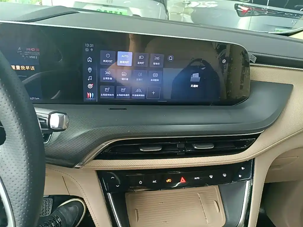 Buick GL8 New Energy 2025 Land Honor Premium Edition 7-Seater фото 13
