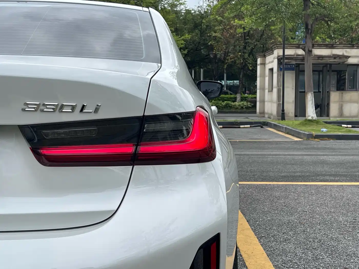 BMW 3-SERIES