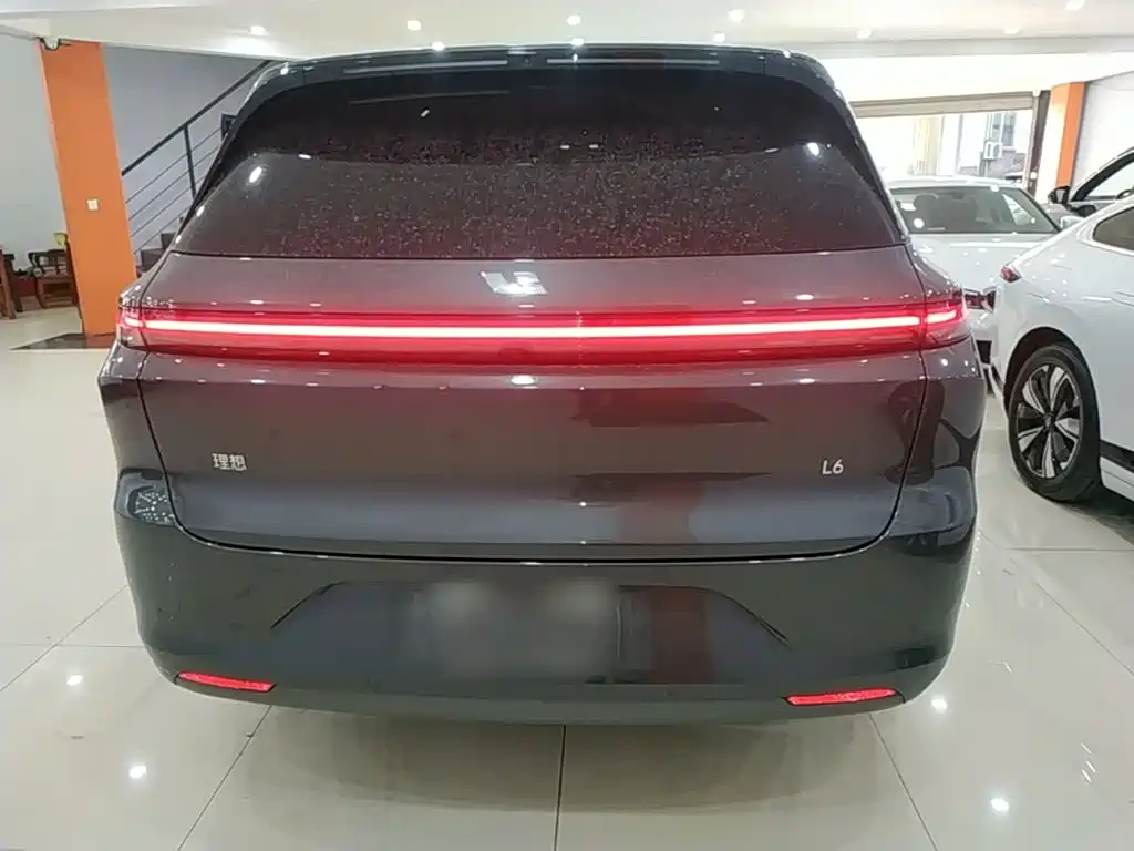 Фото 6 - Li Auto L6