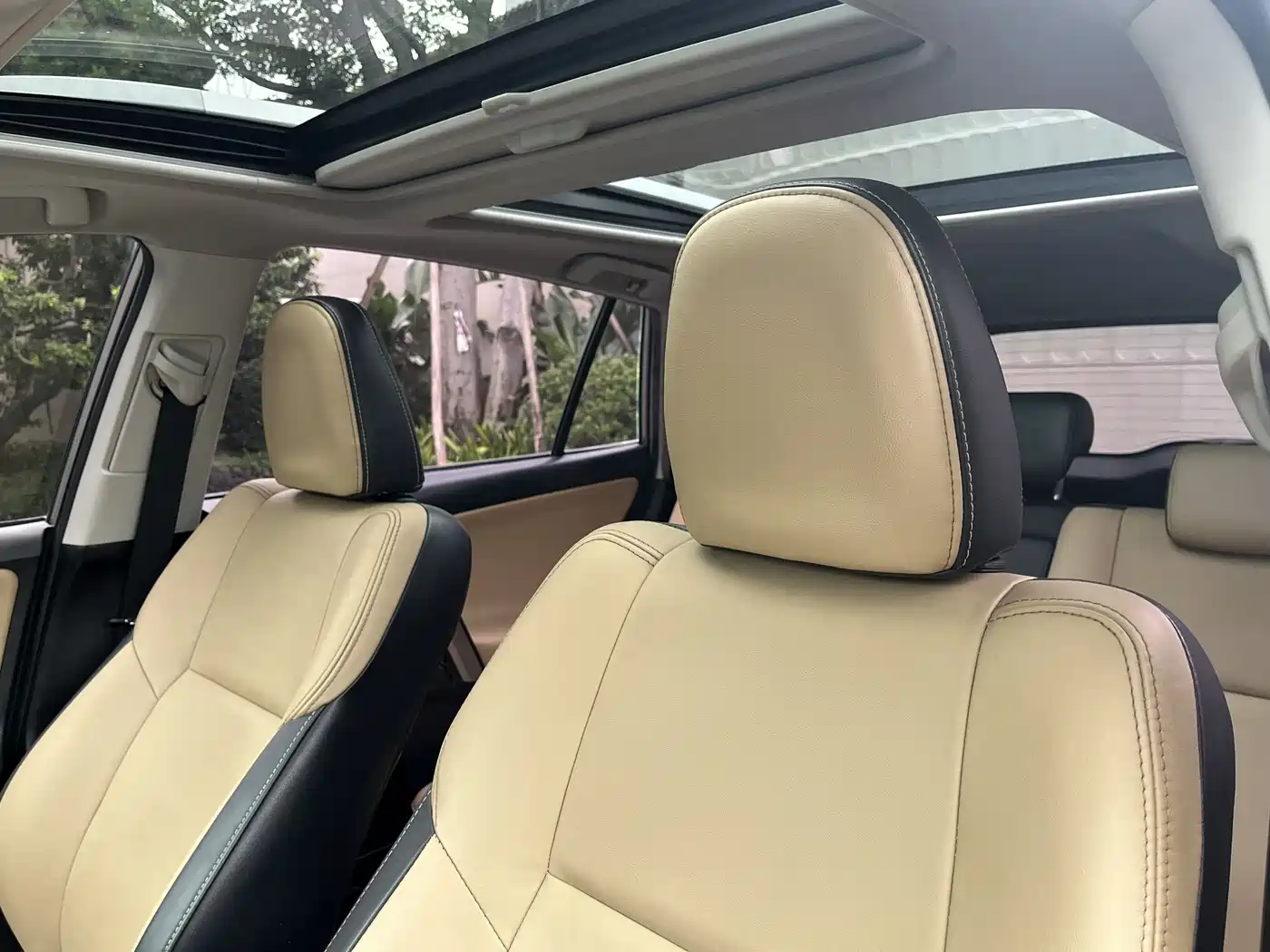 Toyota RAV4 Rongfang 2016 2.5L Automatic 4WD Elite фото 25
