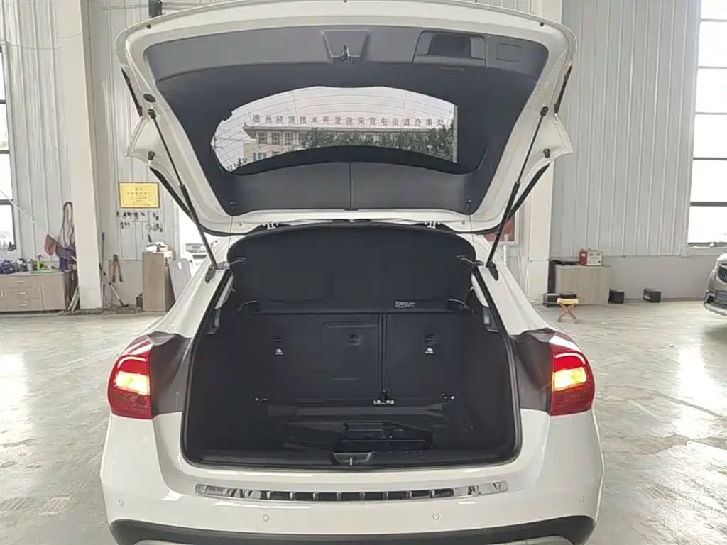 Mercedes-Benz GLA 2016 GLA 200 Dynamic фото 19