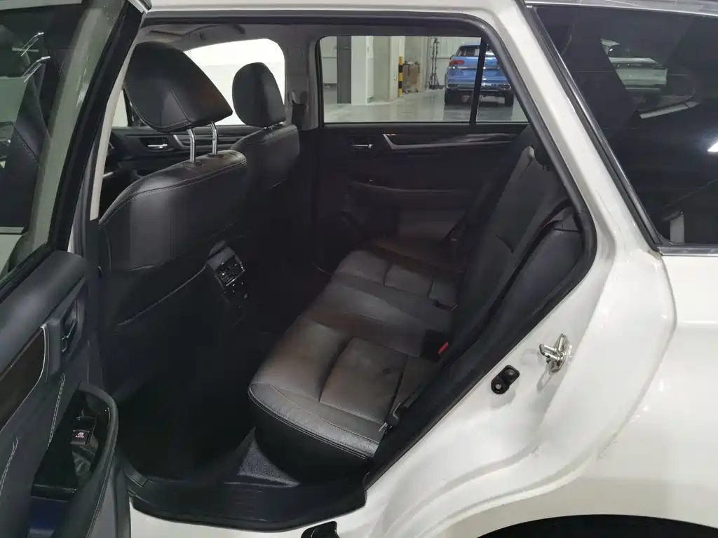 SUBARU OUTBACK