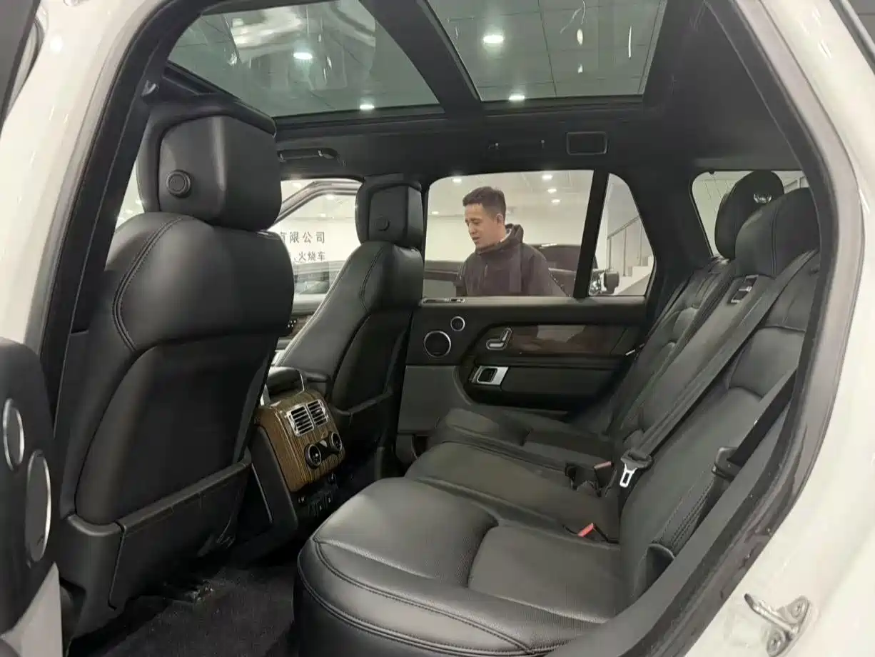 Land Rover Range Rover 2019 3.0 SC V6 Golden Age Edition фото 11