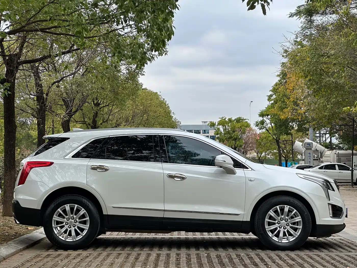 Cadillac XT5 2016 28T AWD Technology Model фото 3