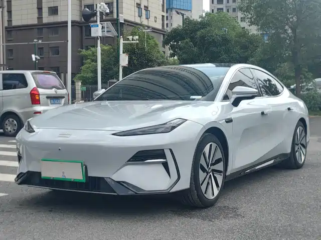 Geely Galaxy E8 2024 665km RWD Starship Smart Driving Edition
