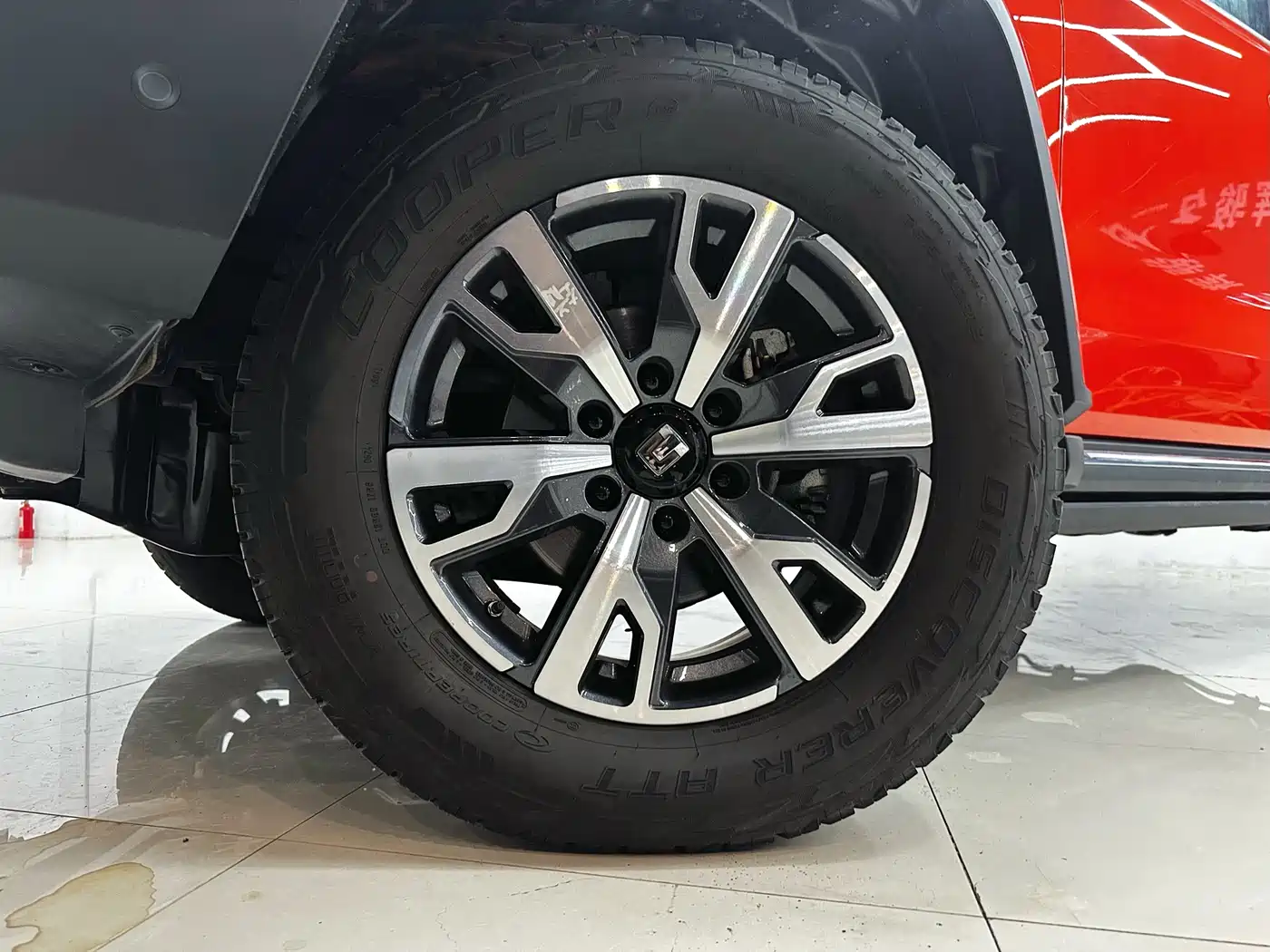 Tank 300 2024 2.0T Explorer фото 3