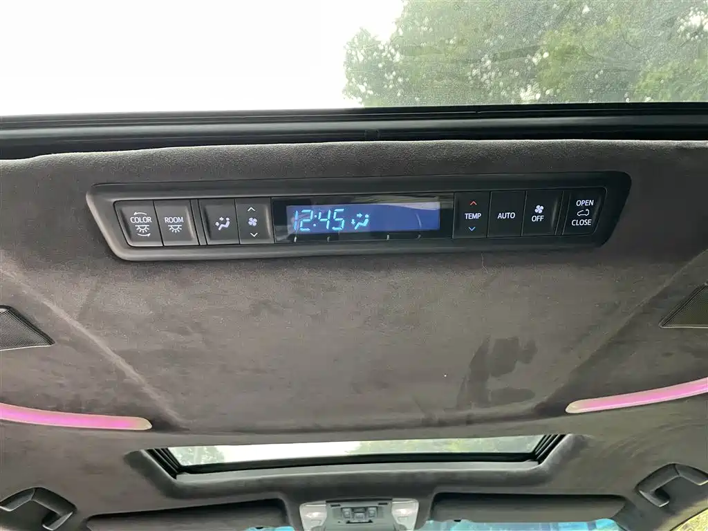 Toyota Alphard 2018 3.5L Luxury фото 17
