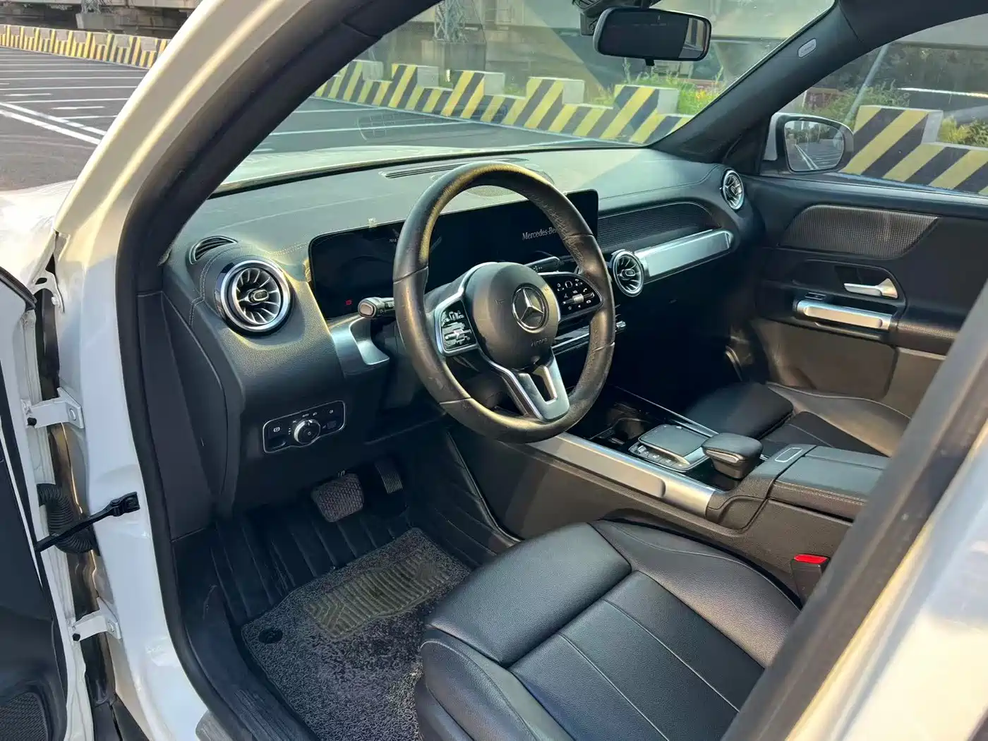 Фото 4 - Mercedes-Benz GLB