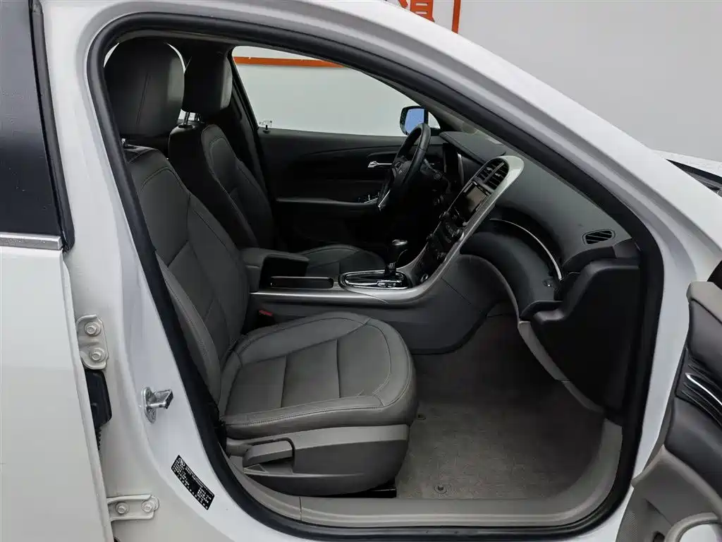 Chevrolet Malibu 2014 2.0L Automatic Luxury фото 23