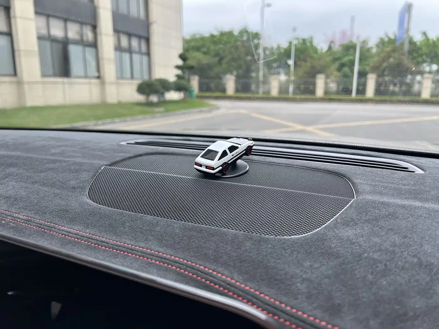 MERCEDES-BENZ GLB AMG