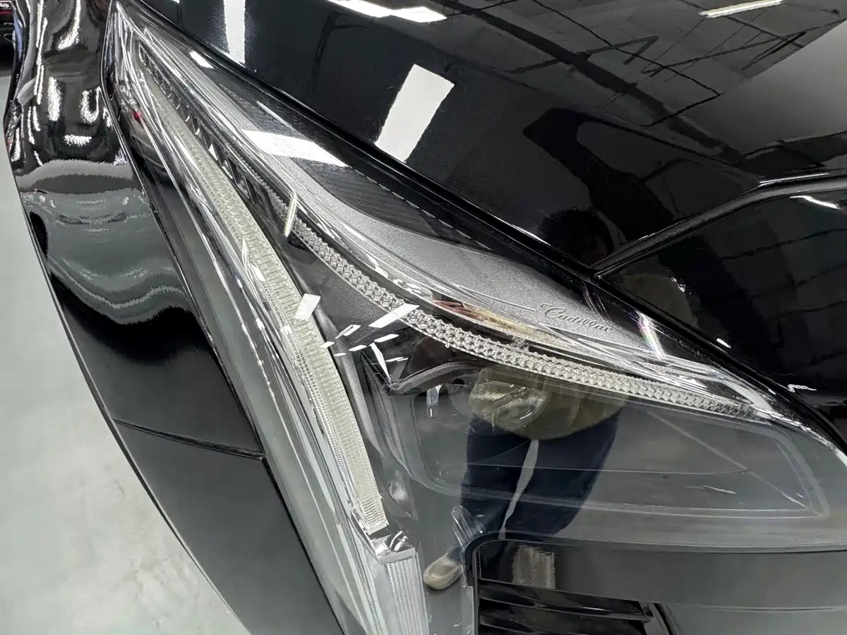 Фото 4 - Cadillac XT4
