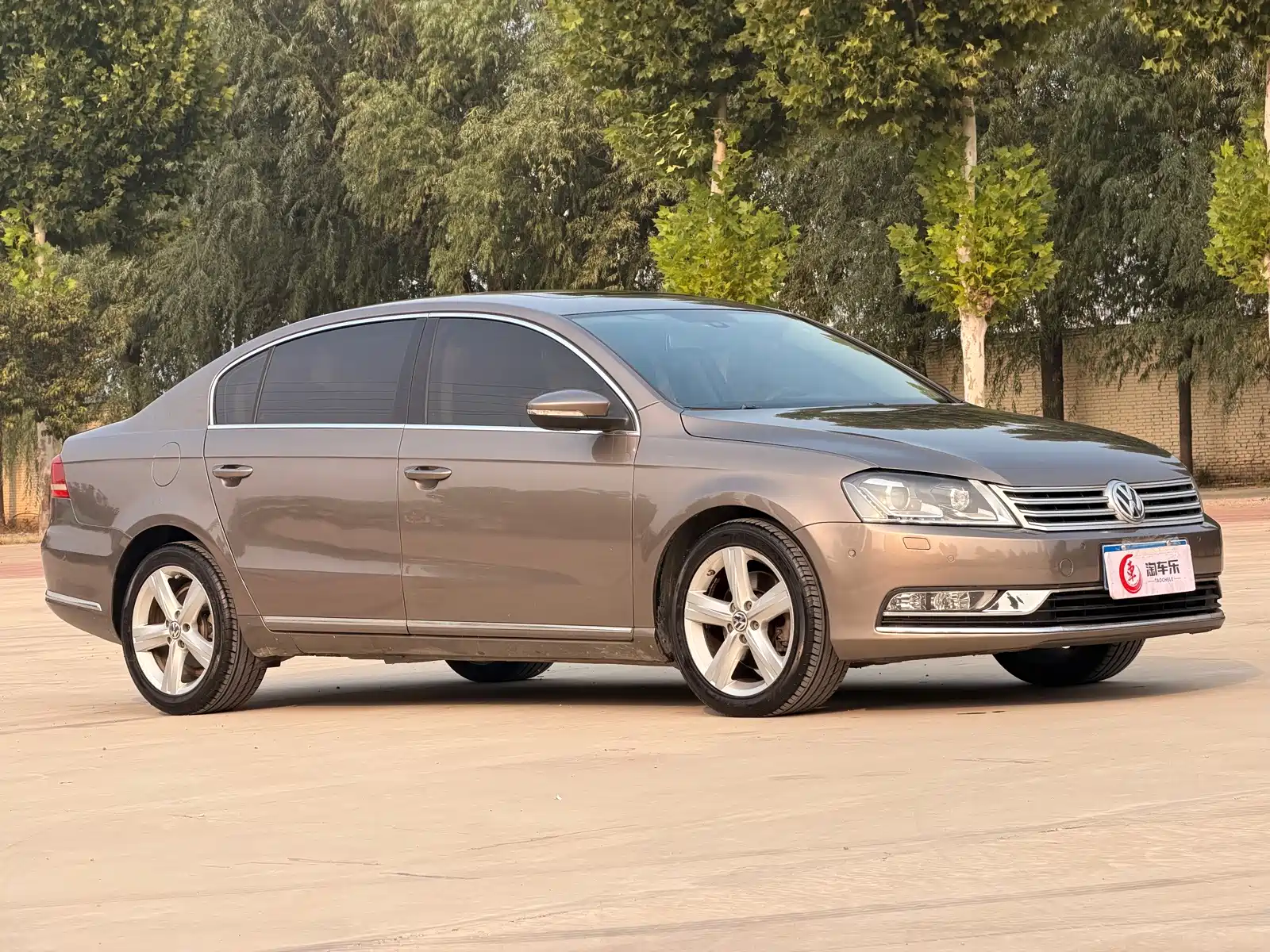 صورة 3 - Volkswagen Magotan