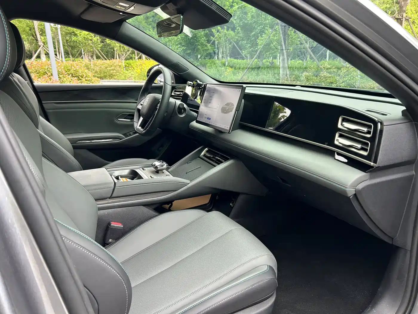 BYD Qin L 2025 DM-i Smart Drive Edition 80KM Leading фото 8