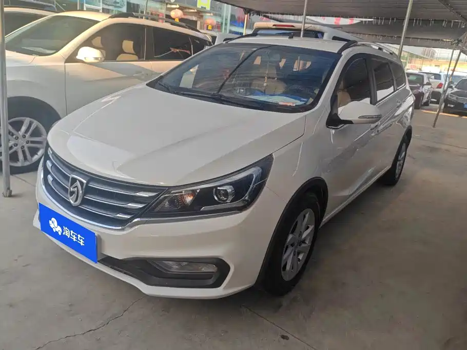 Baojun 310W 2018 2017 1.5L Manual Fashion Edition (China V)