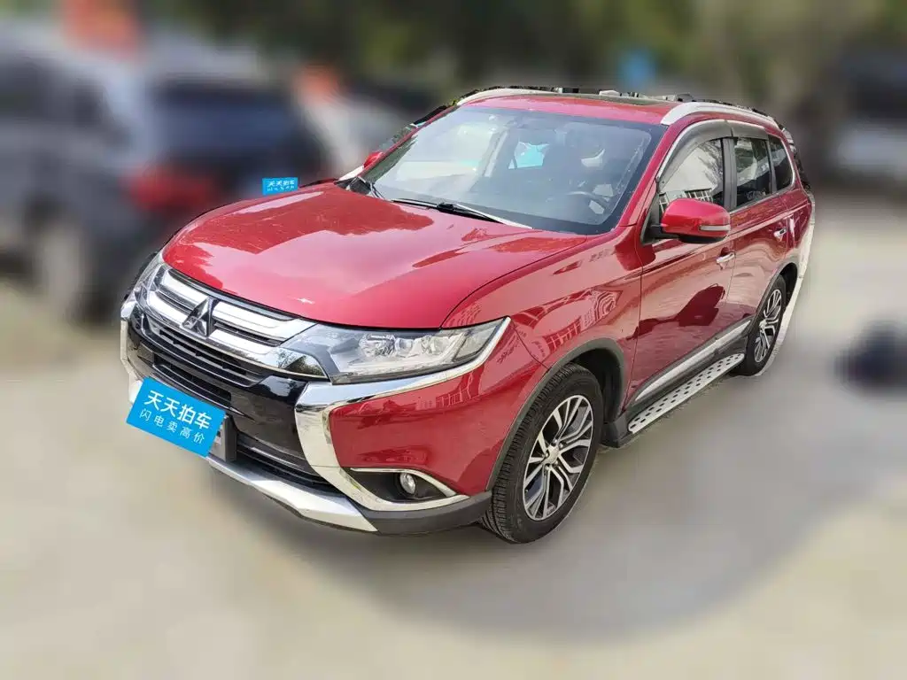 Mitsubishi Outlander 2016 — пригон из Китая