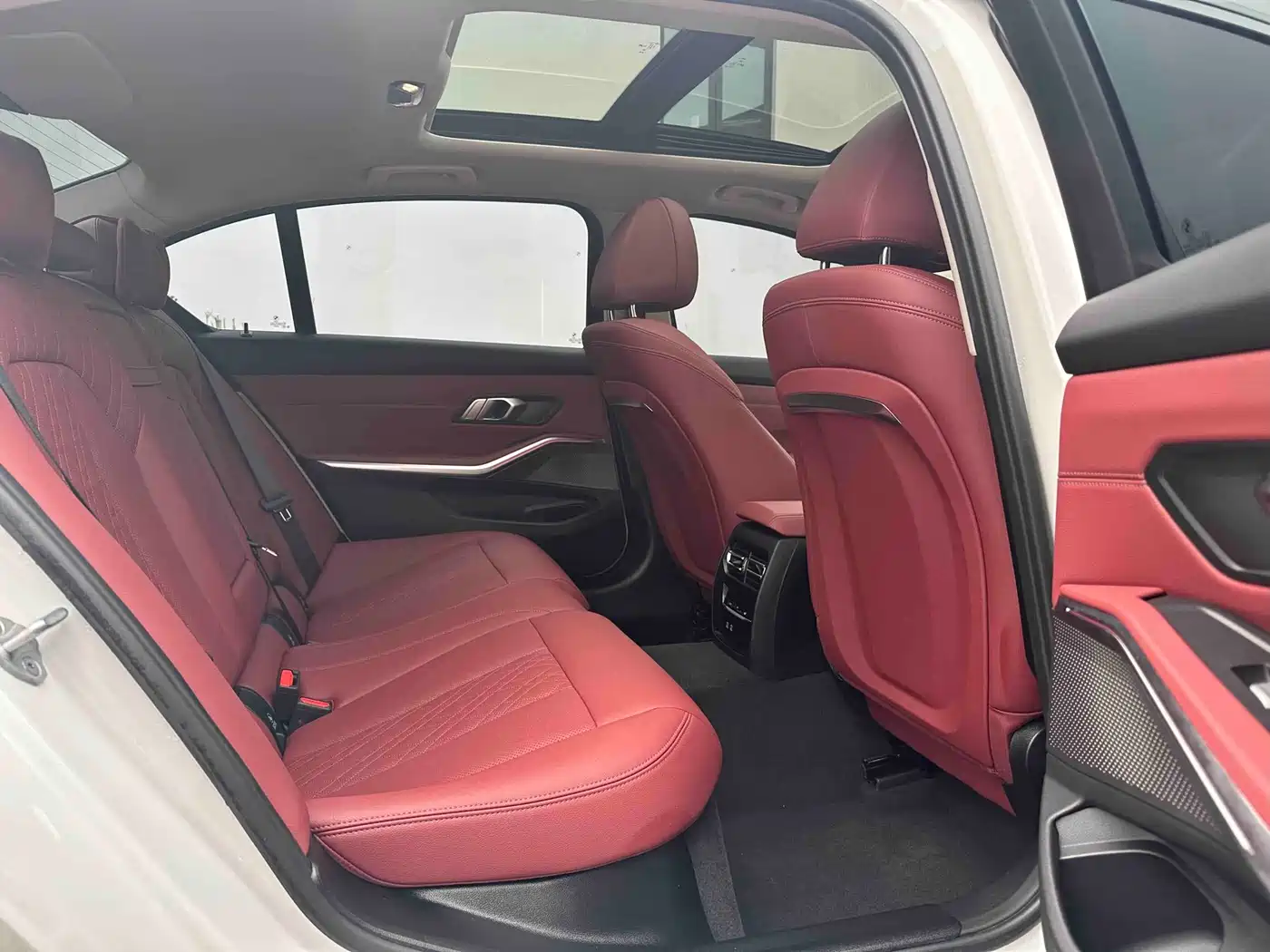 BMW 3 Series 2025 325Li M Sport Package фото 12