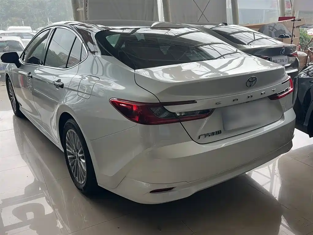 Toyota Camry 2024 2.0GVP Luxury Edition фото 14